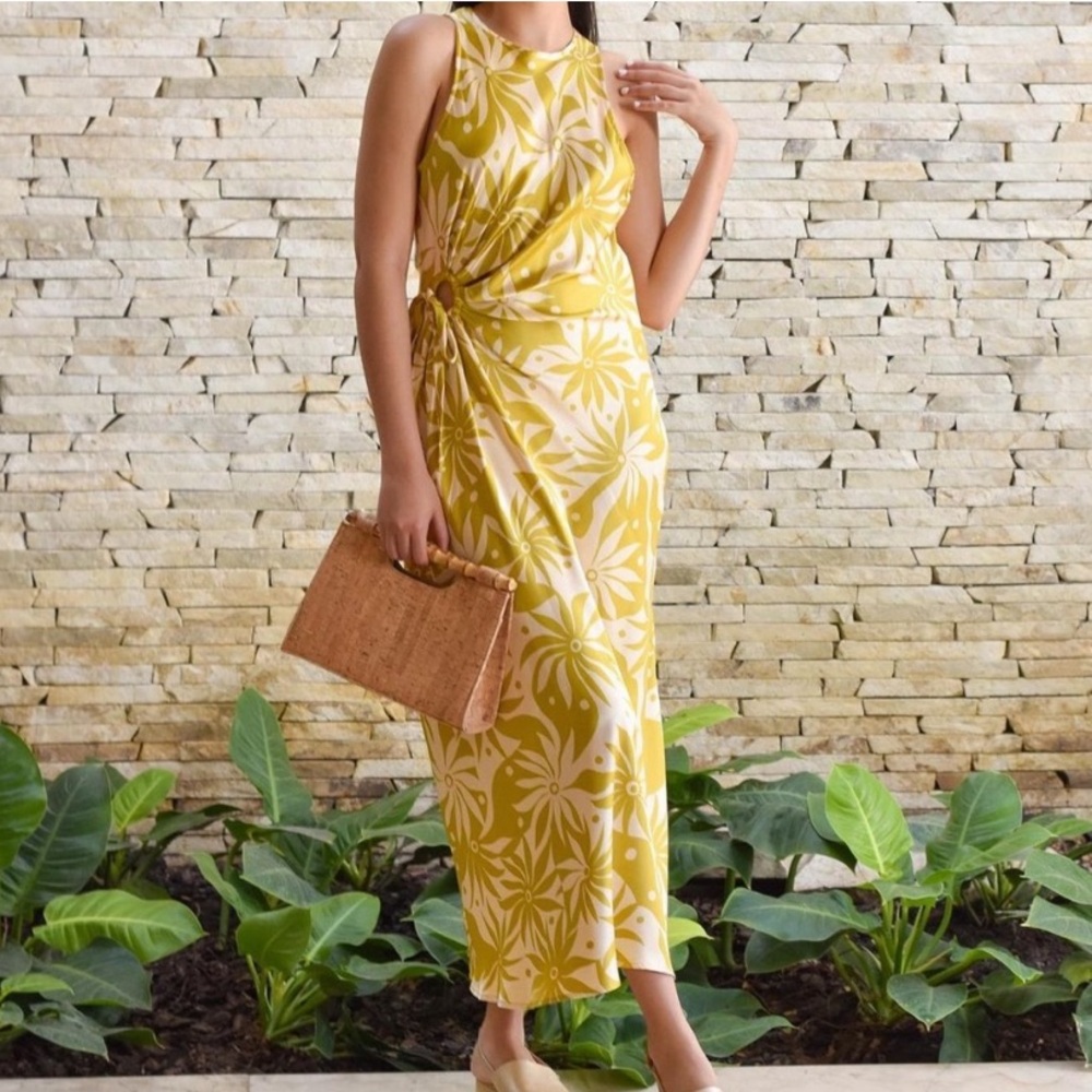HOUSE OF HARLOW
Green & Cream Satin  Patterned Maxi Dress